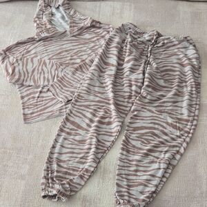 Onzie Zebra Print Hoodie and Sweatpants Set - Brown and White